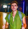 Kelvin da novela 'Terra e Paixão', Diego Martins apostou em camisa com leve transparência para curtir show de Luísa Sonza no Rio em 16 de dezembro de 2023.  Foto: AGNews, Marcelo Sá Barreto / Purepeople