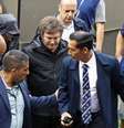  Foto: ALEJANDRO PAGNI/AFP via Getty Images - Legenda: Torcedores do Boca xingam Javier Milei durante eleição do clube / Jogada10
