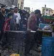 Palestinos em Gaza vêm sofrendo com escassez de alimentos e água potável  Foto: EPA / Ansa - Brasil
