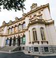 Imagem mostra a fachada do Palácio dos Campos Elíseos, onde funciona o Museu das Favelas.  Foto: Alma Preta