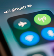 Desative funções como Bluetooth e Wi-Fi quando não estiverem em uso (Imagem: Brett Jordan/Unsplash)  Foto: Canaltech