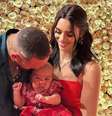 Neymar abre o álbum de fotos do Natal com Bruna Biancardi e Mavie.  Foto: Reprodução, Instagram / Purepeople