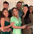 Camilly assumiu o relacionamento com uma jovem norte-americana, a Daze, em julho deste ano  Foto: Reprodução: Instagram/carlaperez