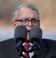 DeWine, que também é republicano, anunciou seu veto em coletiva de imprensa na manhã desta sexta-feira  Foto: REUTERS