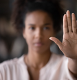 Seis mulheres denunciaram o líder de terreiro umbandista por crimes sexuais  Foto: istock/fizkes