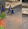 Homens param de brigar, se cumprimentam e se abraçam.  Foto: Reprodução/Redes sociais 