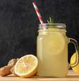 Suco de limão com gengibre  Foto: ZOLDATOFF | Shutterstock / Portal EdiCase