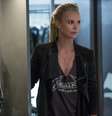 Charlize Theron em Velozes & Furiosos 8  Foto: Adoro Cinema
