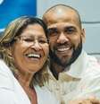 Mãe de Daniel Alves postou fotos e vídeos da jovem se divertindo em bares e festas nos últimos meses  Foto: Reprodução/Instagram - Legenda: Daniel Alves irá a julgamento na Espanha / Jogada10