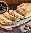 Pão integral de castanha  Foto: RHJPhtotos | Shutterstock / Portal EdiCase