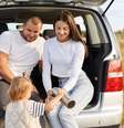 Faça alongamentos e hidrate-se durante a viagem –  Foto: Shutterstock / Alto Astral