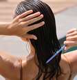 O sol, mar e piscina podem prejudicar os cabelos  Foto: Shutterstock / Alto Astral