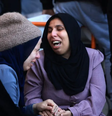 Uma mulher lamenta a morte de seu marido em Kahn Younis, em Gaza  Foto: AFP / BBC News Brasil
