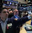 Traders operam na Bolsa de Valores de Nova York
27/10/2023
REUTERS/Brendan McDermid  Foto: Reuters