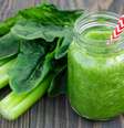 Suco de espinafre com aipo  Foto: iuliia_n | Shutterstock / Portal EdiCase