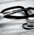 Médico se recusa a tirar dúvida de filha de idosa que morreu: ‘Deixa eu dormir’.  Foto: Reprodução/Unsplash