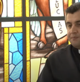 Garçom foi alvo de xingamentos racistas do padre Wendel Ribeiro, segundo boletim de ocorrência  Foto: Reprodução/YouTube/TV Câmara Jacareí 
