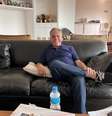 Na fotografia tirada em 2023, o ex-banqueiro Edemar Cid Ferreira aparece em seu apartamento de 300 metros quadrados após deixar a famosa mansão luxuosa no bairro Morumbi.  Foto: WESLEY GONSALVES / ESTADÃO / Estadão