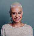 O cabelo platinado é tendência para o verão 2024  Foto: Shutterstock / Alto Astral