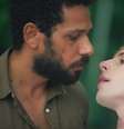 Beijo entre Kelvin e Ramiro foi celebrado por público de "Terra e Paixão"  Foto: Reprodução/Tv Globo
