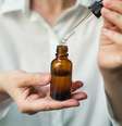 Óleo de copaíba possui grandes propriedades medicinais  Foto: Shutterstock / Alto Astral