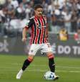  Foto: Rubens Chiri / saopaulofc.net - Legenda: Após 75 jogos no São Paulo, Gabriel Neves segue por empréstimo para Argentina / Jogada10
