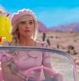 This image released by Warner Bros. Pictures shows Ryan Gosling, left, and Margot Robbie in a scene from "Barbie." (Warner Bros. Pictures via AP)  Foto: Warner Bros. Pictures/Divulgação / Estadão