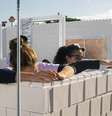 Estrutura das casas de plástico podem ser levantadas em aproximadamente 15 horas  Foto: Teto Brasil/Divulgação / Estadão