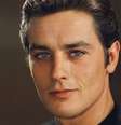 Lindo como poucos, Alain Delon hoje está extremamente debilitado e longe dos olhares dos fãs  Foto: Reprodução