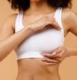 Mamoplastia é um procedimento cirúrgico estético  Foto: Shutterstock / Alto Astral
