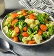Salada de brócolis e couve-flor   Foto: Brent Hofacker | Shutterstock / Portal EdiCase