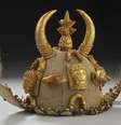 Um chapéu cerimonial usado por cortesãos em coroações está entre os itens que serão enviados como empréstimo a Gana  Foto: British Museum / BBC News Brasil