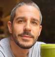"A gente vive em uma sociedade que tem muito preconceito com as pessoas com deficiência", disse Pedro Neschling  Foto: Reprodução: Instagram/pedroneschling