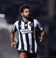 Diego Costa em comemoração de gol pelo Botafogo. (Photo by Lucas Figueiredo/Getty Images).  Foto: Esporte News Mundo