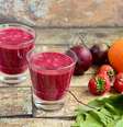 Suco de morango com beterraba e cenoura  Foto: Amallia Eka | Shutterstock / Portal EdiCase