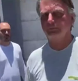 Carlos e Jair Bolsonaro durante operação da PF nesta segunda-feira, 29  Foto: Reprodução/GloboNews