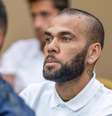 Daniel Alves será ouvido no primeiro dia. A tendência é que ele seja um dos primeiros  Foto: Reprodução/Instagram - Legenda: Ex-lateral Daniel Alves será julgado na Espanha por agressão sexual / Jogada10