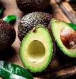 Entenda as diferenças entre abacate e avocado  Foto: iStock