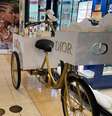 Marcas de luxo vendidas em shopping center de Georgetown, na Guiana. Dinheiro do petróleo transformou economia do país numa das que mais crescem no mundo  Foto: Leandro Prazeres/BBC News Brasil / BBC News Brasil