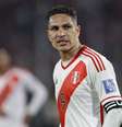  Foto: Aizar Raldes/AFP via Getty Images - Legenda: Guerrero é o maior artilheiro da história de sua seleção com 40 tentos / Jogada10