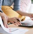 Negocie suas dívidas e corte gastos desnecessários  Foto: Shutterstock / Alto Astral