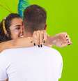 Os astros estão a favor de alguns signos. Descubra quais são os signos que podem conseguir um amor de Carnaval!  Foto: Shutterstock / João Bidu