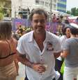 Joaquim Lopes curte pré-carnaval no Baixo Augusta, neste domingo, 4.  Foto: Bruno Almeida/Terra