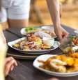 Consumo de alimentos na praia exige cuidados  Foto: Shutterstock / Alto Astral