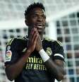 Imagem mostra o jogador brasileiro Vinícius Júnior durante partida do Real Madrid.  Foto: Alma Preta