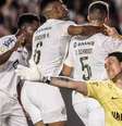  Foto: Divulgação/Santos - Legenda: Momento do gol marcado por João Schmidt na Vila Belmiro - / Jogada10