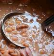 Feijão caseiro, um dos clássicos da comida brasileira  Foto: iStock