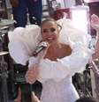 A cantora Ivete Sangalo durante abertura do carnaval de Salvador nesta quinta-feira, 8  Foto: AgNews