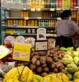 Em janeiro, dos nove grupos de produtos e serviços pesquisados, sete tiveram alta.  Foto: Agência Brasil 