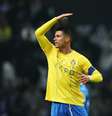 CR7 se irritas e cai na pilha da torcida   Foto: Yasser Bakhsh/Getty Images / Esporte News Mundo